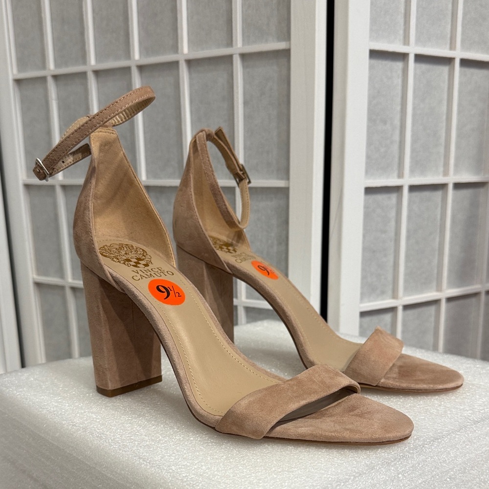 Vince Camuto Beige Leather Suede Ankle Strap Block Heel Size 9.5